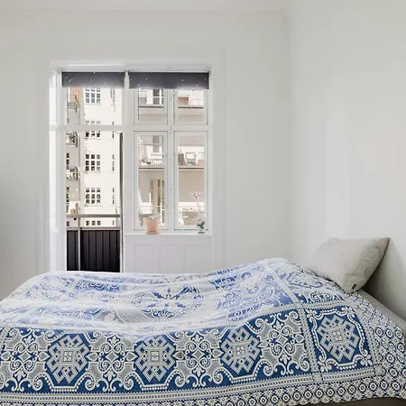 Апартаменты Elegant W Sea Views And Access Хеллеруп