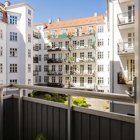 Lägenhet Elegant W Sea Views And Access Hellerup